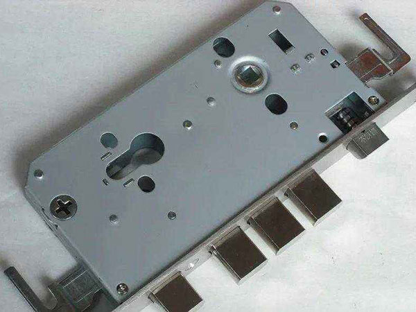 那曲地24小时上门开锁公司